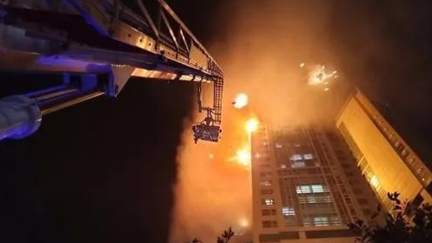 消防知識(shí) 丨 全樓在燃燒！33層建筑深夜起火，高層火災(zāi)到底該如何逃生？